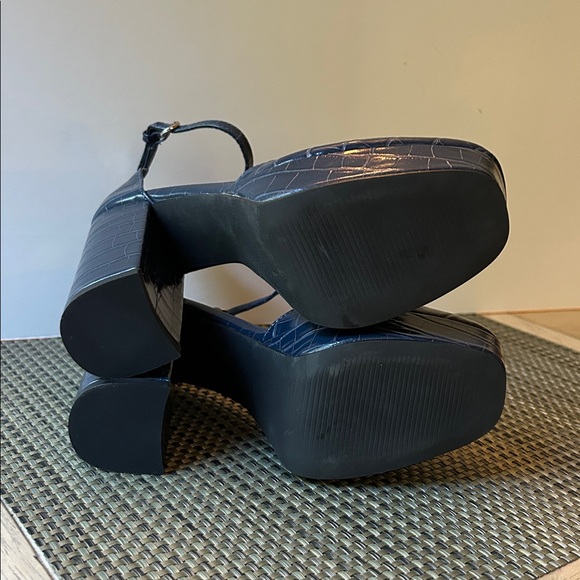 NWOT! Shoedazzle Faux Navy Croc platform w/ chunky heel - Picture 8 of 10